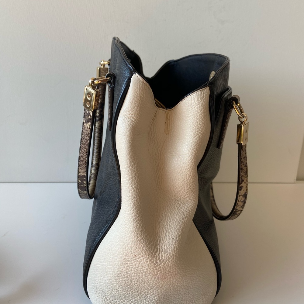 Coach Handbag - Picture 4 of 6